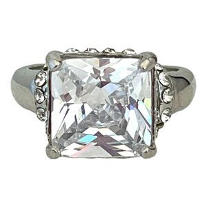 New Square CZ Ring Cubic Zirconia Crystal Accent Band Silver Tone Size 9.5 - 5V